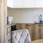 Cohost I 2bd Near Centre *