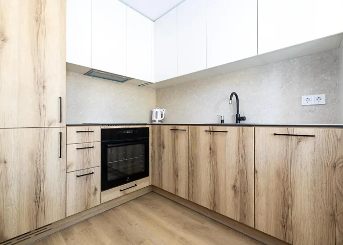 Cohost I 2bd Near Centre *