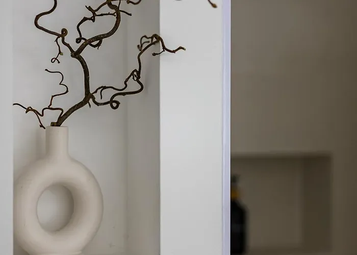 Cohost I 2bd Near Centre Daire *